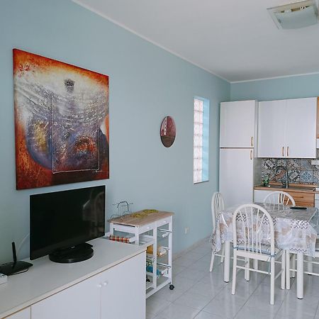 Mirone Apartment Fronte Mare Beachfront House Roccalumera Exterior foto